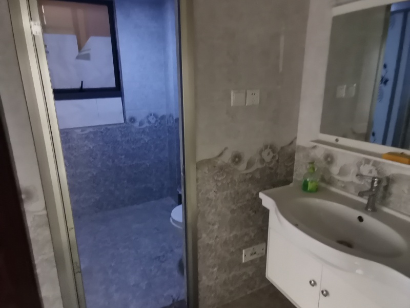 3室2廳2陽臺 潤城第三大道衛(wèi)生間