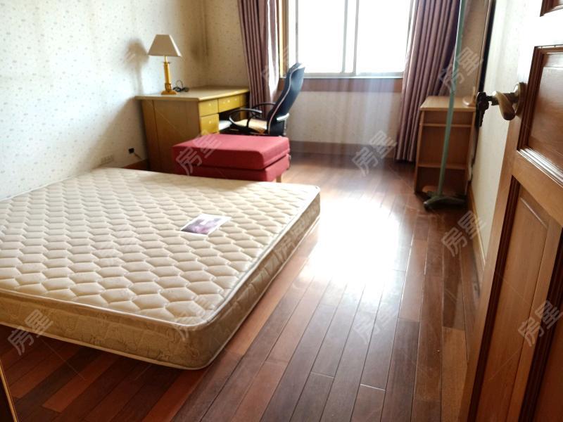 4室2廳1陽(yáng)臺(tái) 丹霞路245號(hào)臥室