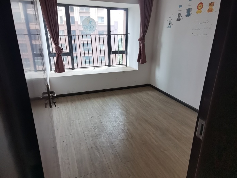 3室2廳2陽臺 潤城第三大道臥室