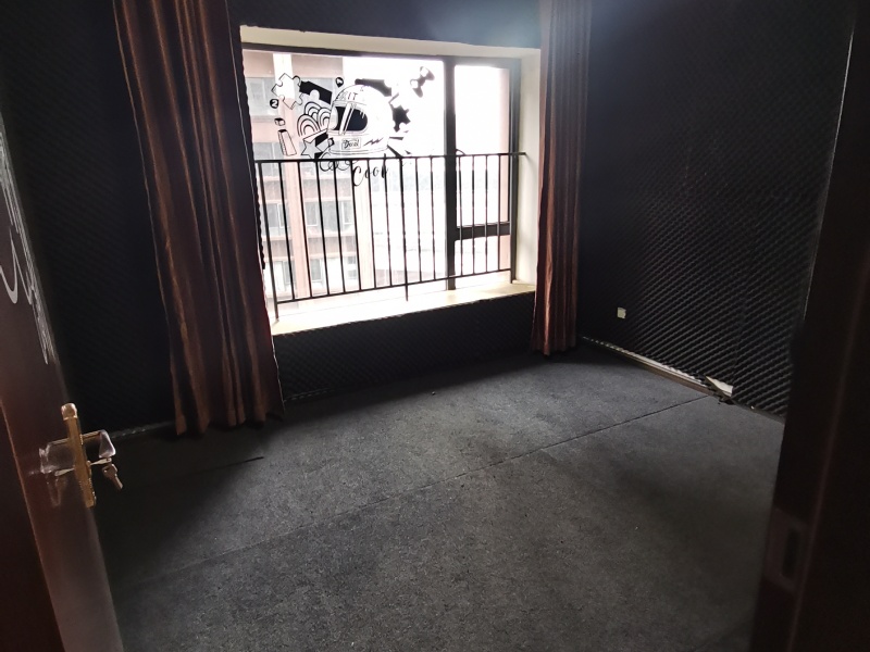 3室2廳2陽臺 潤城第三大道臥室