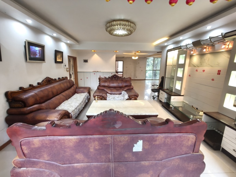 4室2廳2陽臺 酈島嘉園門廳