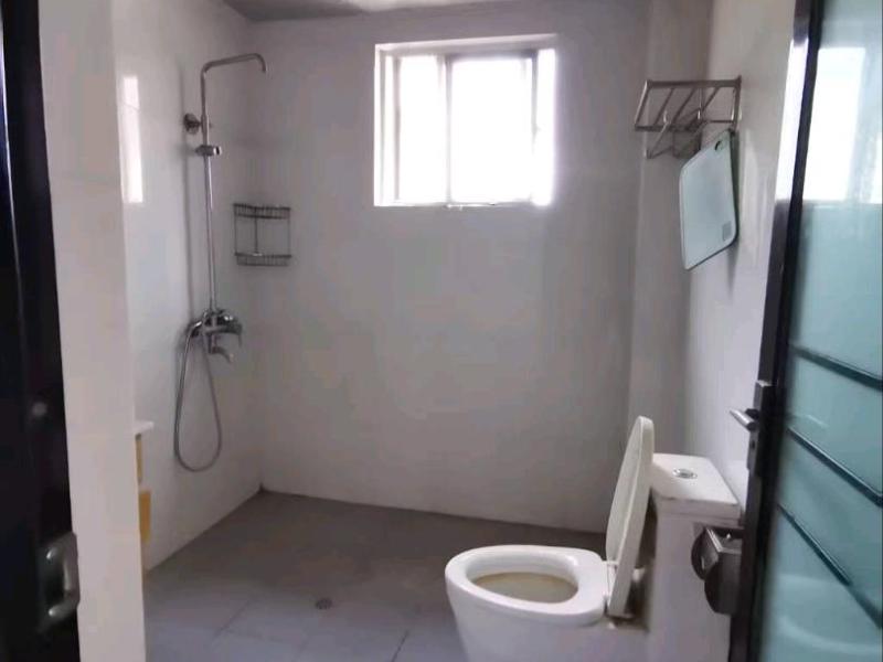 6室3廳2陽臺 夏意雅園衛(wèi)生間