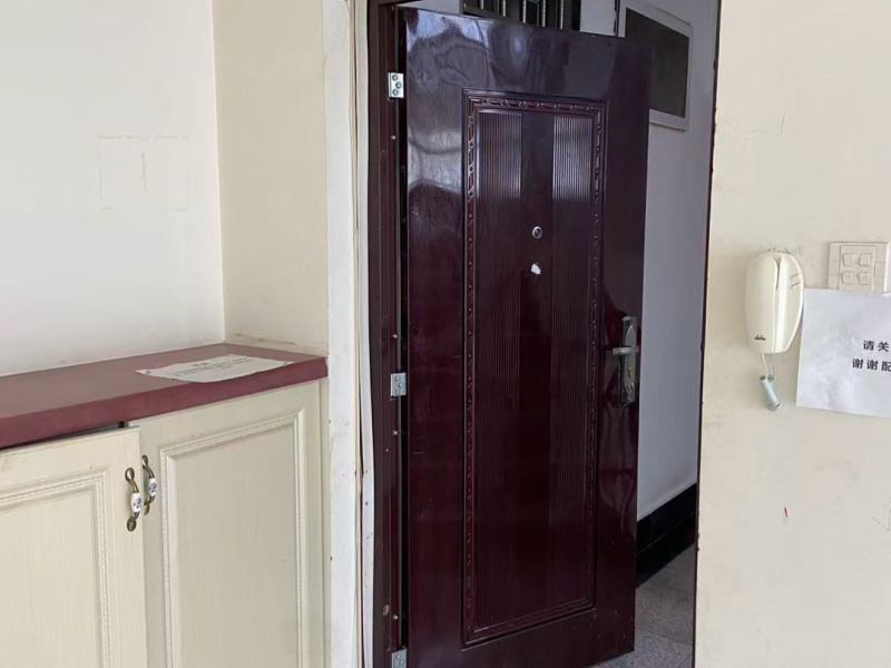 4室2廳2陽(yáng)臺(tái) 幸福花園門(mén)廳