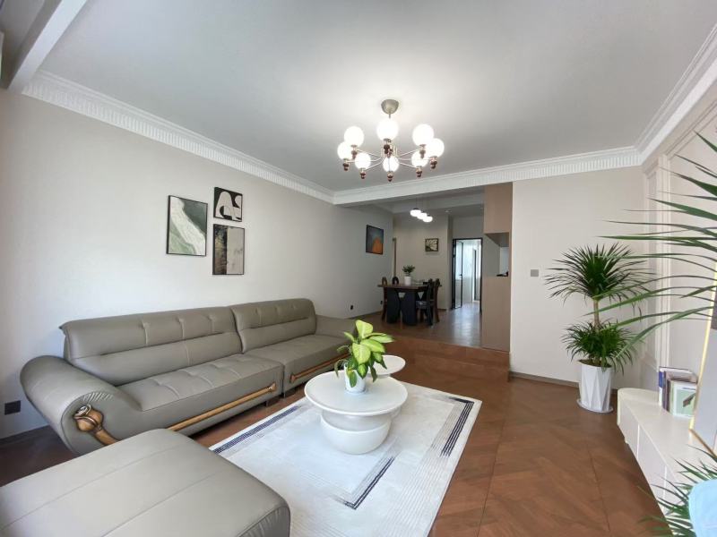 3室2廳2陽臺 云南映象C區(qū)客廳