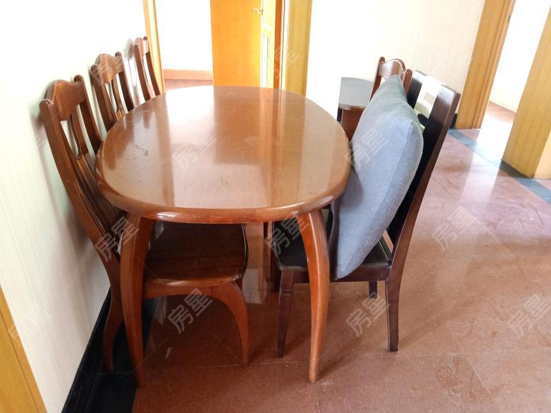 4室2廳1陽(yáng)臺(tái) 丹霞路245號(hào)餐廳