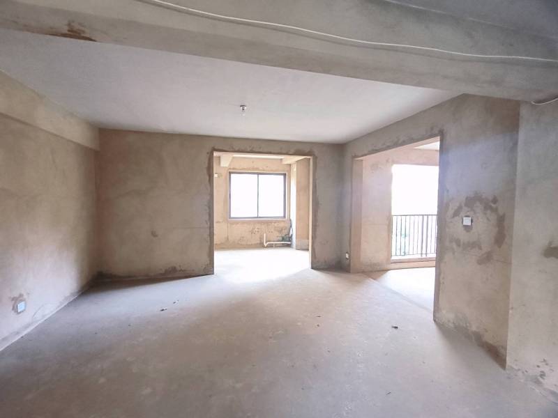 4室2廳2陽臺 平和花園餐廳