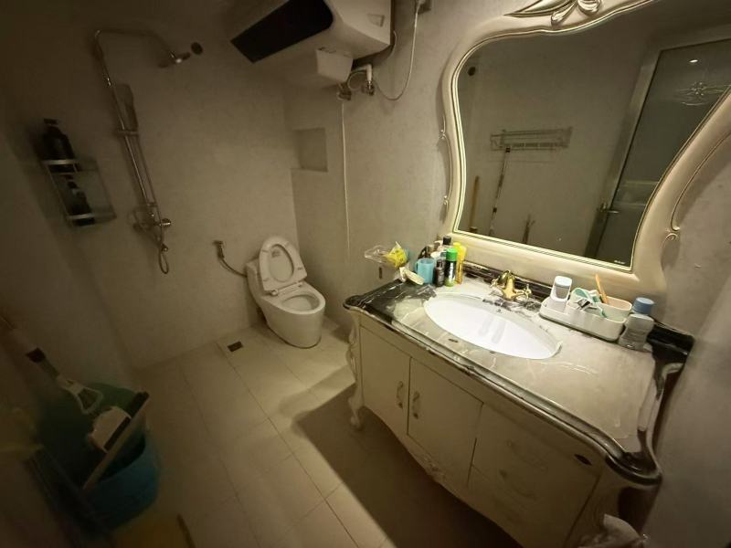 2室1廳1陽臺 同德昆明廣場A區(qū)衛(wèi)生間