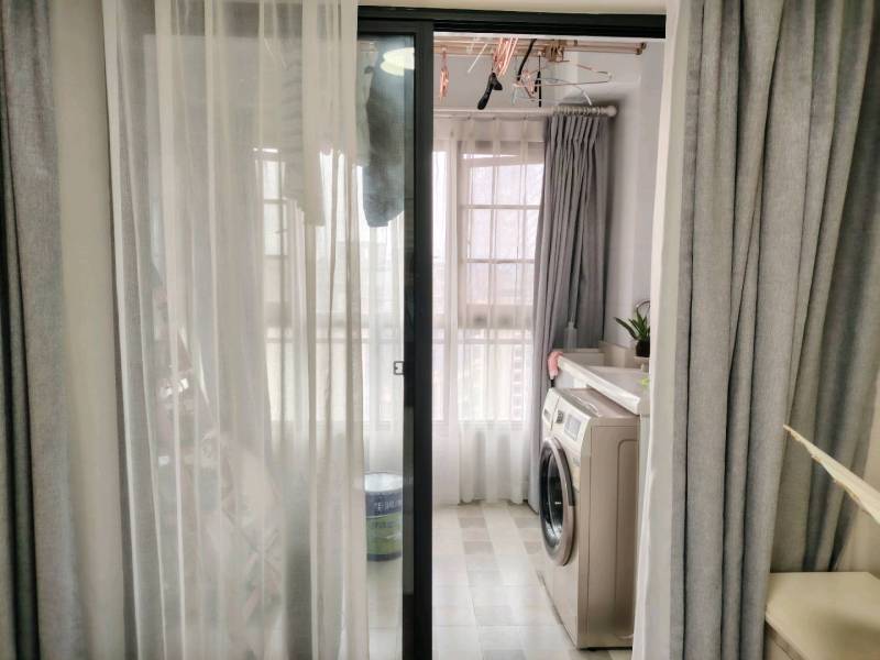 3室2廳1陽臺(tái) 中天城天闊陽臺(tái)