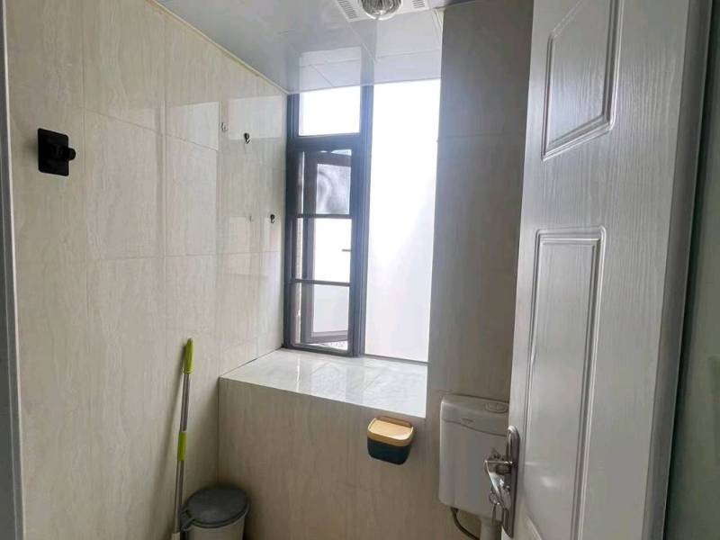 3室2廳2陽臺(tái) 和諧世紀(jì)衛(wèi)生間