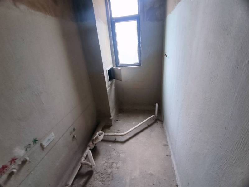 4室2廳2陽臺 平和花園衛(wèi)生間