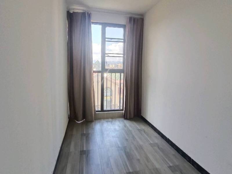 4室2廳2陽臺 萬和花園臥室