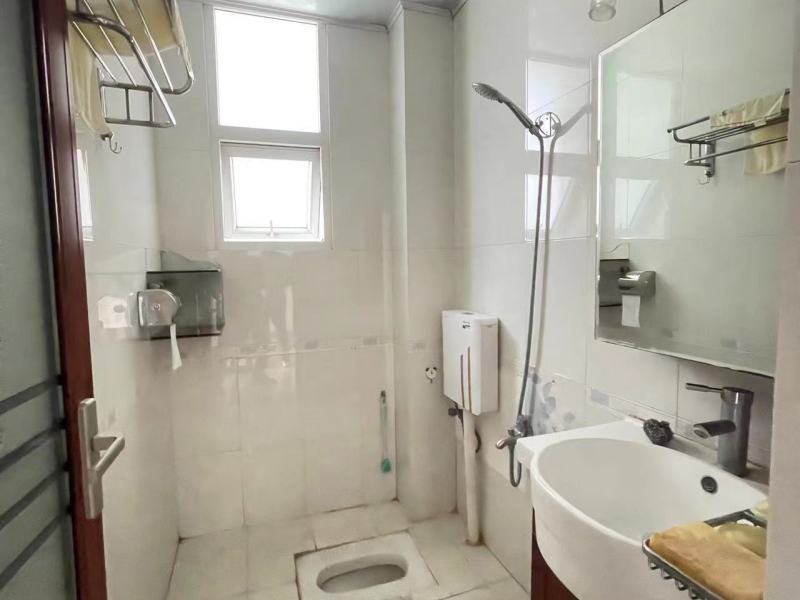 3室2廳1陽臺 晴朗云安衛(wèi)生間