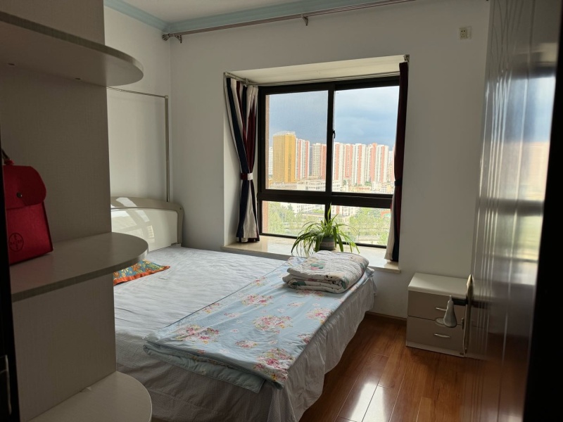 2室2廳2陽臺 新亞洲星辰園臥室