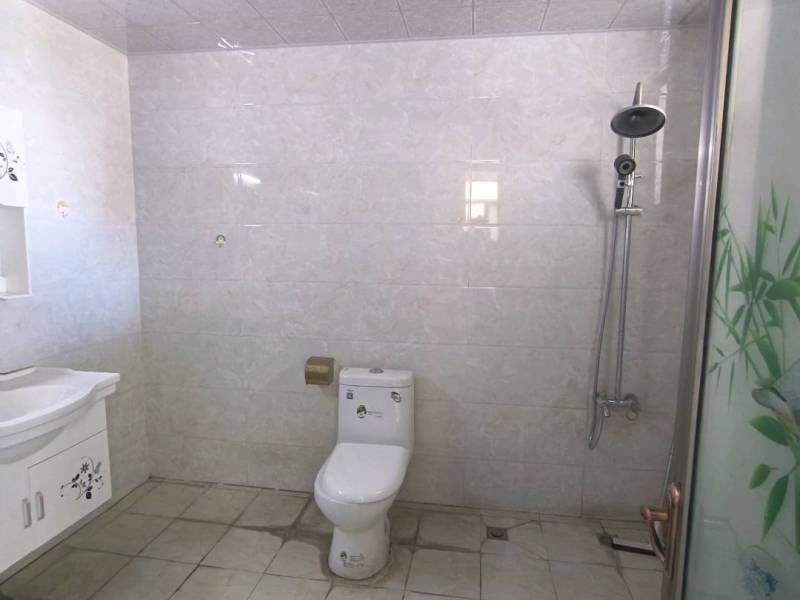 4室2廳2陽臺 萬和花園衛(wèi)生間