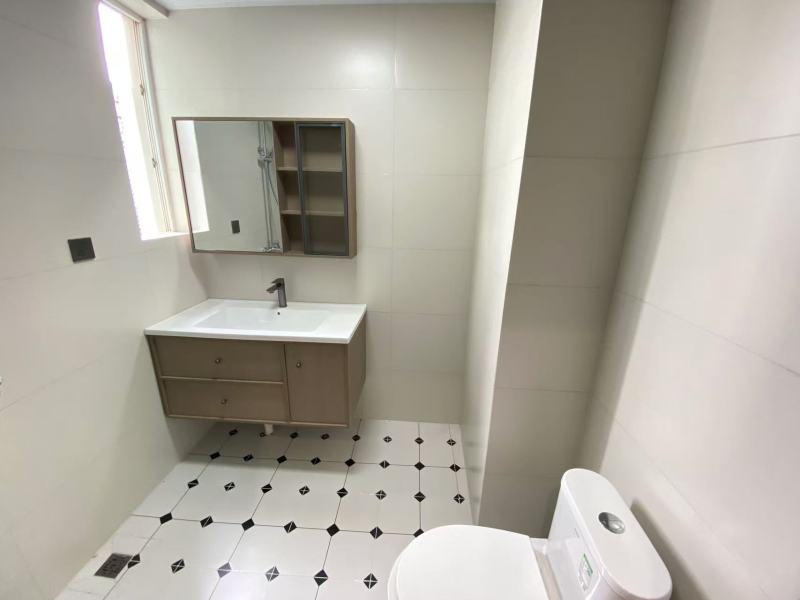 3室2廳2陽臺 云南映象C區(qū)衛(wèi)生間