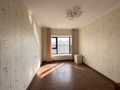 3室2廳2陽(yáng)臺(tái) 碧桂園璟臺(tái)