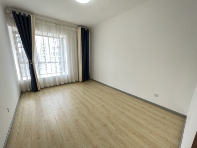 4室2廳2陽臺 潤城四區(qū)