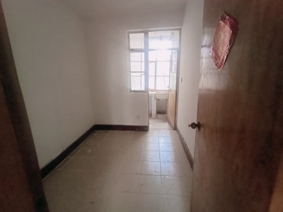 3室2廳1陽(yáng)臺(tái) 豆腐營(yíng)新村