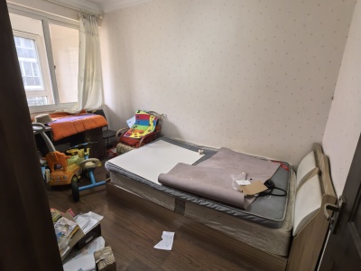 3室2廳2陽臺 百大國際榕苑書房