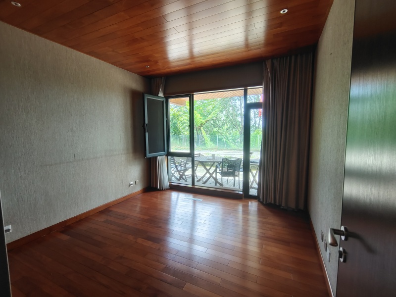 8室5廳4陽臺 世博生態(tài)城半山鄰里別墅臥室