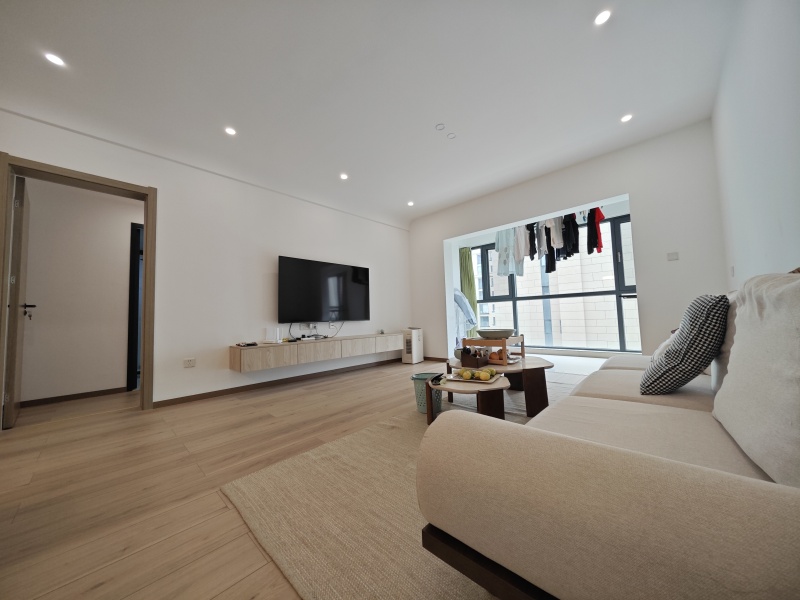 4室2廳2陽臺(tái) 萬科銀海泊岸觀瀾客廳