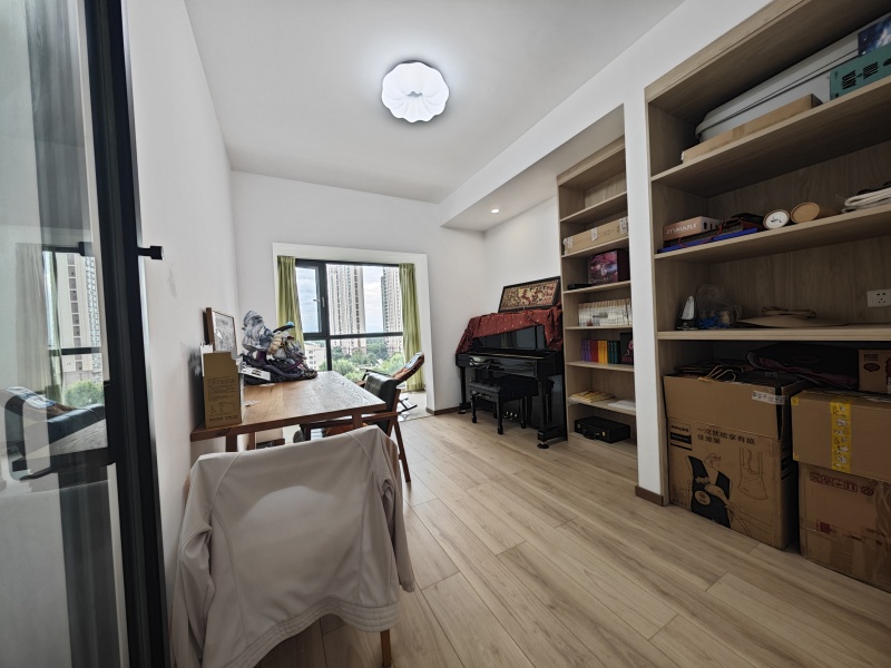 4室2廳2陽臺(tái) 萬科銀海泊岸觀瀾臥室