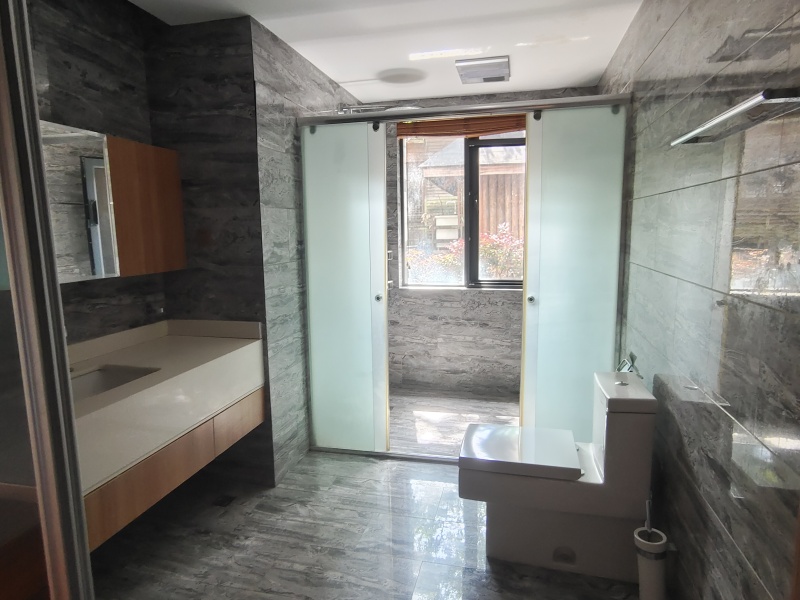 8室5廳4陽臺 世博生態(tài)城半山鄰里別墅衛(wèi)生間