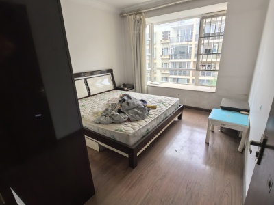 3室2廳2陽臺 百大國際榕苑臥室