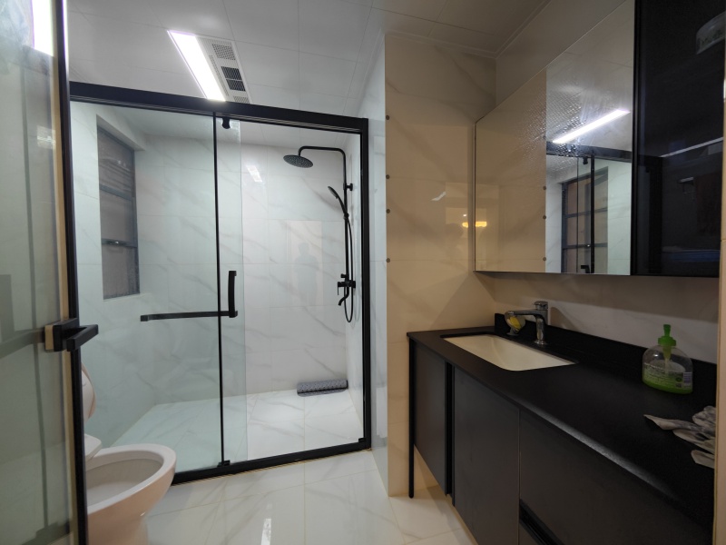 4室2廳2陽臺(tái) 萬科銀海泊岸觀瀾衛(wèi)生間