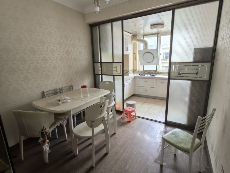 3室2廳2陽臺 百大國際榕苑餐廳