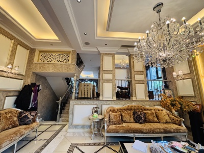 8室2廳2陽臺(tái) 金岸春天