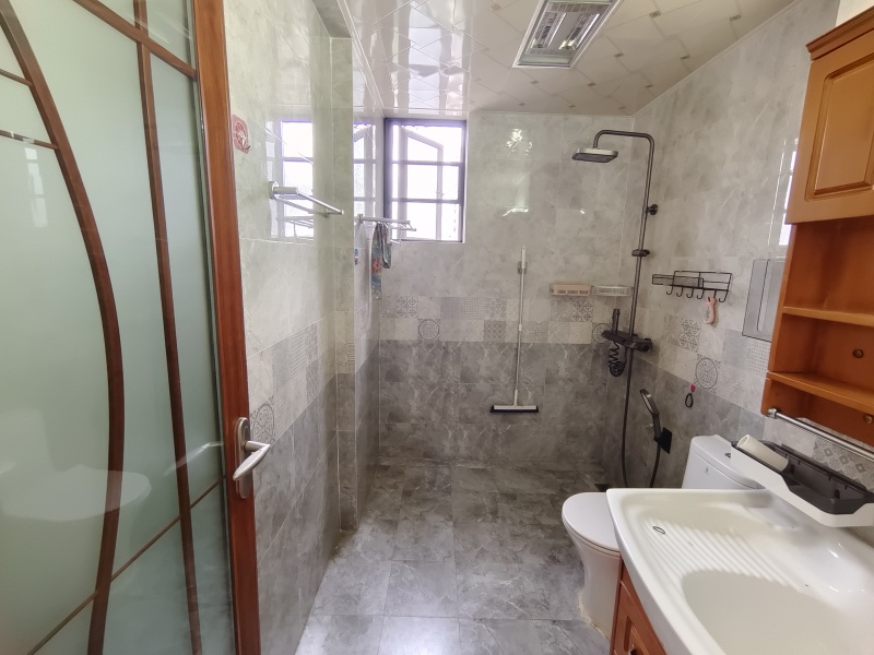 4室2廳2陽(yáng)臺(tái) 德潤(rùn)朗悅灣衛(wèi)生間