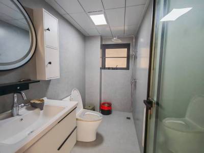 3室2廳1陽(yáng)臺(tái) 藍(lán)光水岸公園