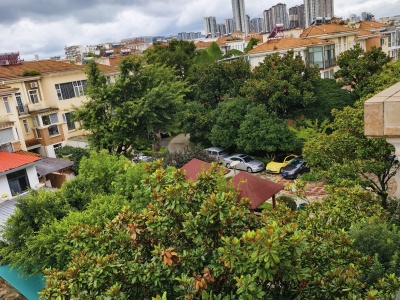 4室2廳4陽臺 玫瑰灣小區(qū)別墅自家花園