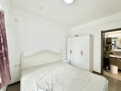 3室2廳2陽臺(tái) 萬科城閱峰上