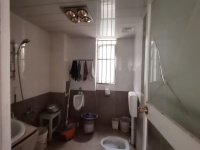 5室2廳2陽臺 云大小區(qū)衛(wèi)生間