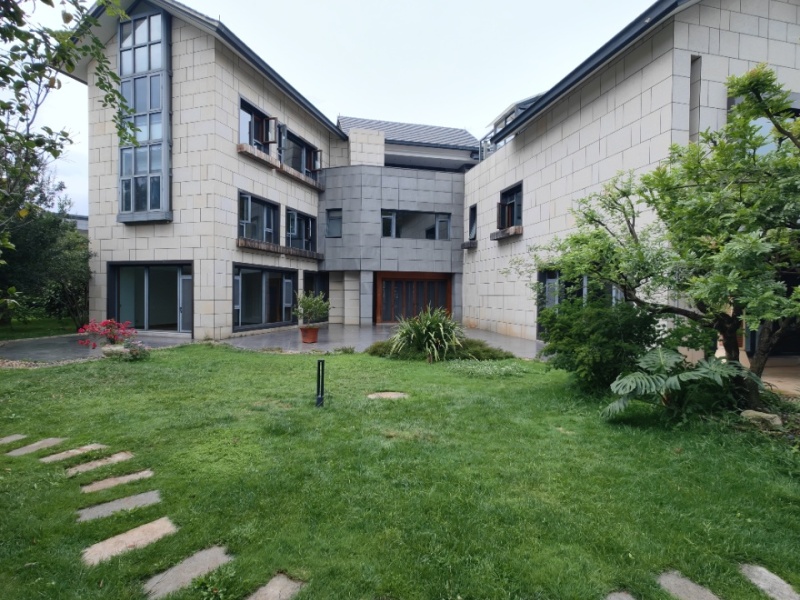6室2廳5陽(yáng)臺(tái) 滇池高爾夫別墅別墅自家花園