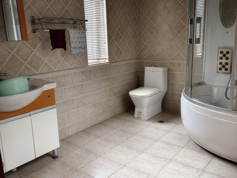 4室2廳4陽臺 玫瑰灣小區(qū)別墅衛(wèi)生間