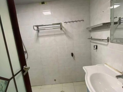 3室2廳1陽臺 華都花園B區(qū)