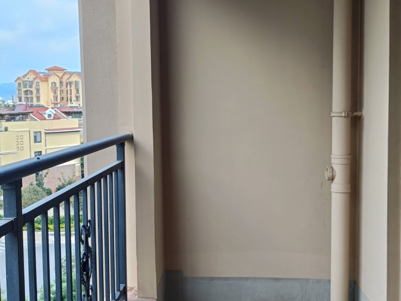 3室2廳2陽臺(tái) 西南海F地塊陽臺(tái)