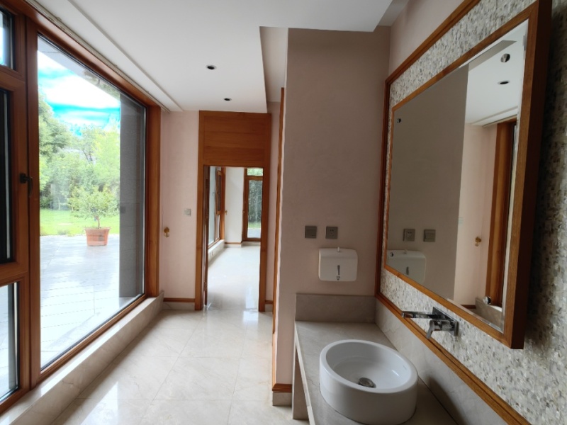 6室2廳5陽(yáng)臺(tái) 滇池高爾夫別墅別墅衛(wèi)生間