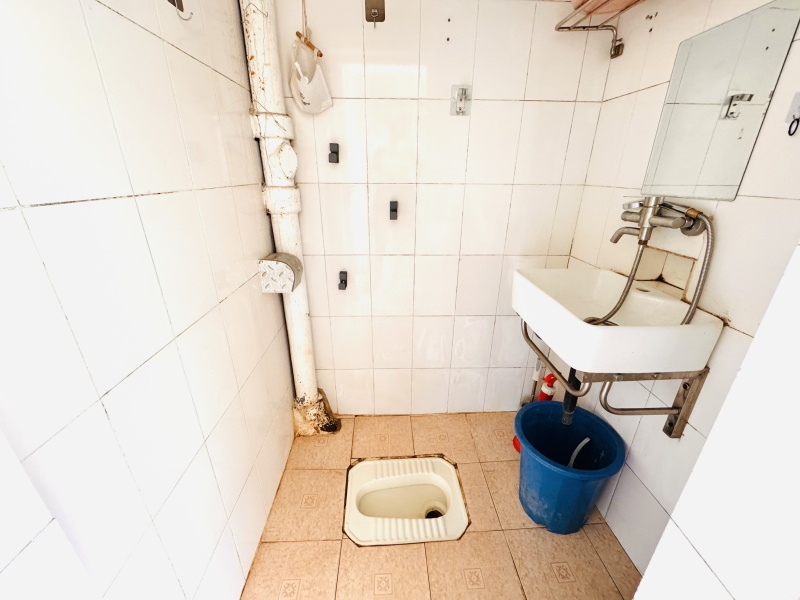 3室1廳1陽臺 穿金路煤機(jī)廠宿舍衛(wèi)生間