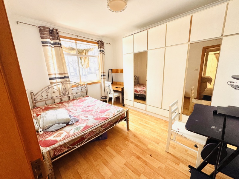 3室1廳1陽臺 穿金路煤機(jī)廠宿舍臥室