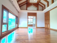 6室2廳5陽(yáng)臺(tái) 滇池高爾夫別墅別墅客廳