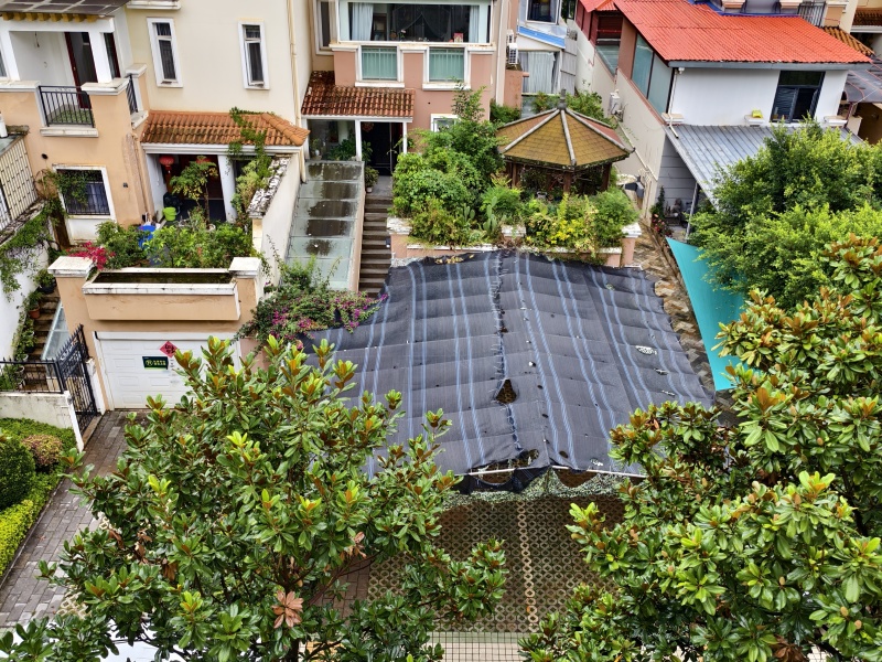 4室2廳4陽臺 玫瑰灣小區(qū)別墅自家花園