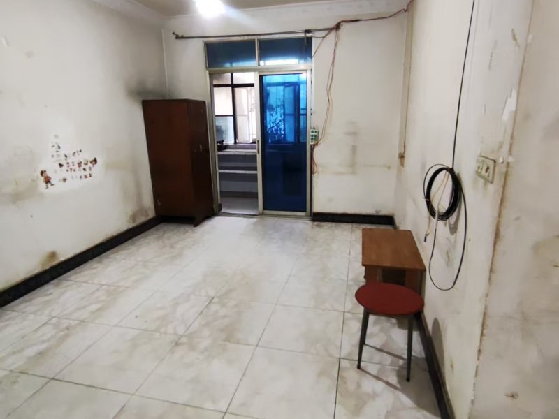 3室1廳1陽臺 春光小區(qū)餐廳