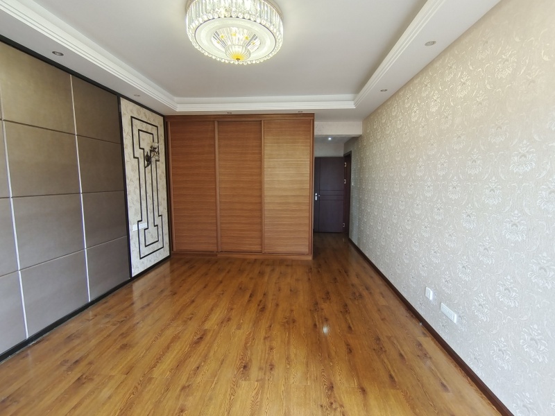 4室2廳2陽(yáng)臺(tái) 德潤(rùn)朗悅灣臥室