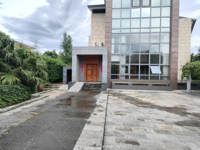 6室2廳5陽(yáng)臺(tái) 滇池高爾夫別墅別墅自家花園