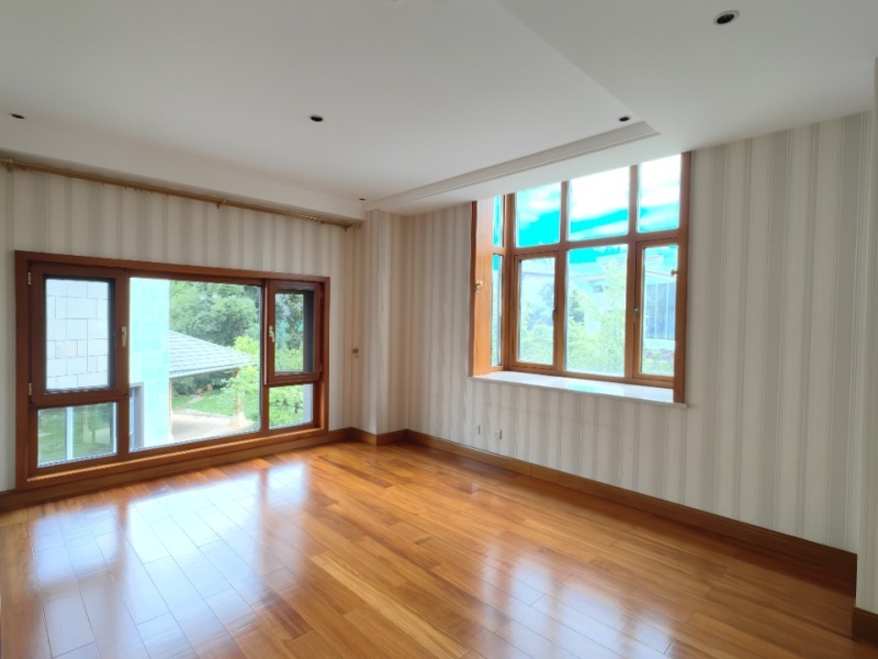 6室2廳5陽(yáng)臺(tái) 滇池高爾夫別墅別墅臥室