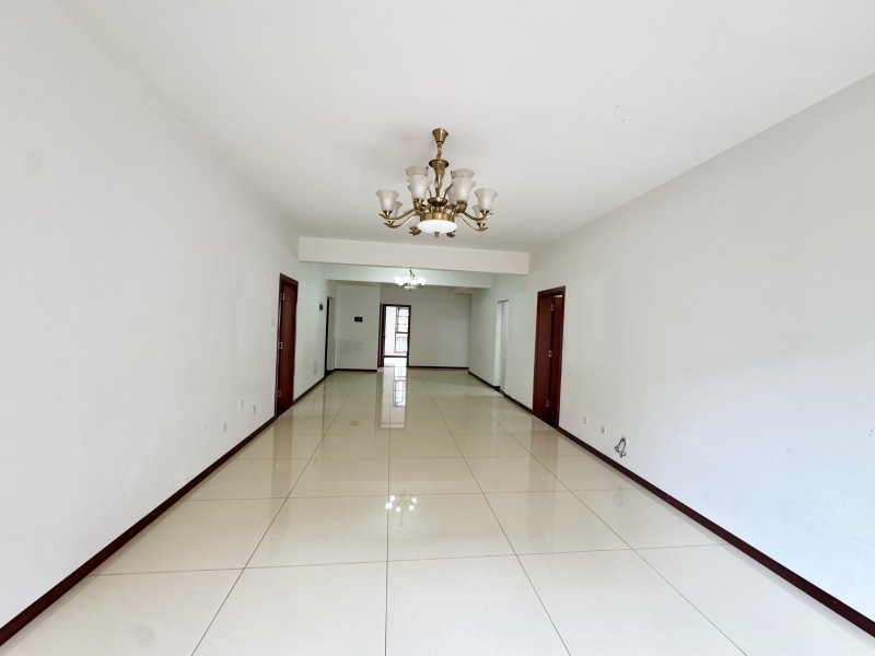 5室2廳2陽臺 實力玖如堂一期餐廳